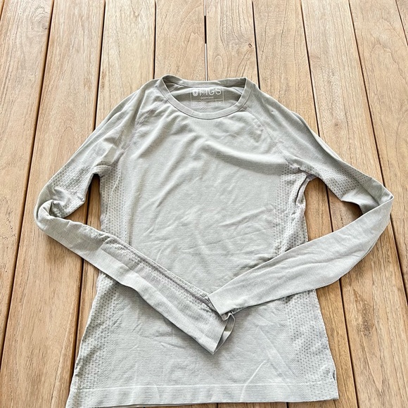 Figs Long Sleeve Seamless Tops Multicolor Options - Picture 15 of 16